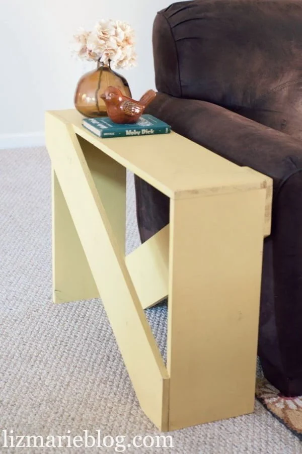 18 Easy DIY Sofa Side Tables You Can Build on a Budget - Check out how to make a DIY 5 board end table