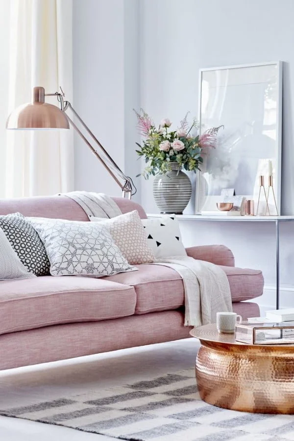 Hues of Pink in Modern Living Room Design