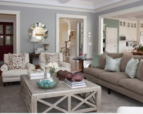 Using Crown Molding in Modern Living Room Design