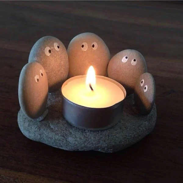 Absolutely adorable DIY candle holder from pebbles