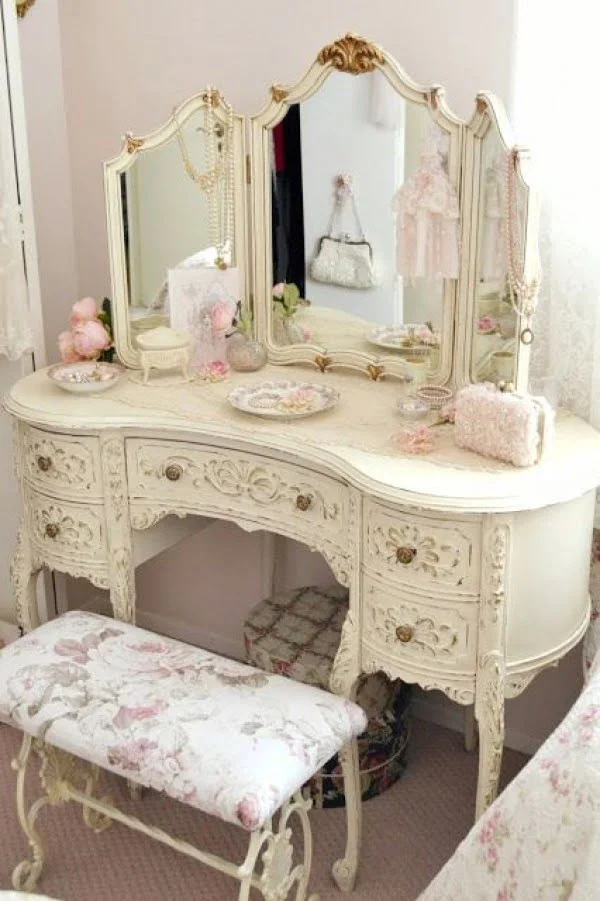 Love the fancy vintage shabby chic bedroom dresser 
