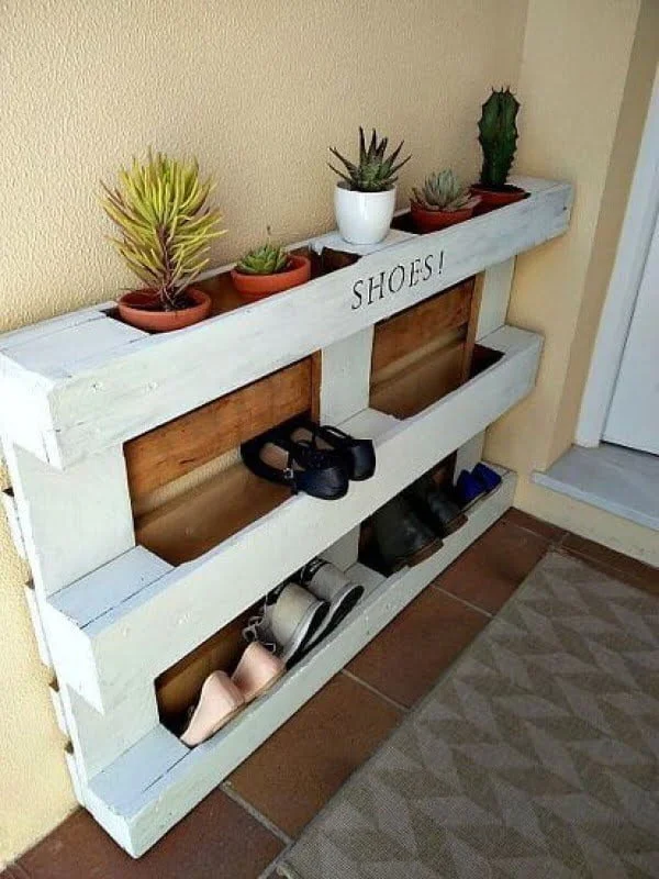 pallet with succulent planters