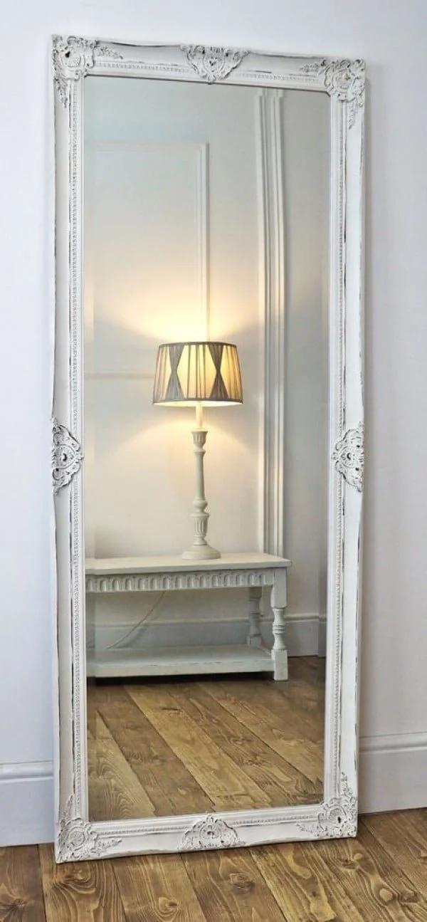 Love the idea of an oversize vintage mirror for shabby chic bedroom decor 