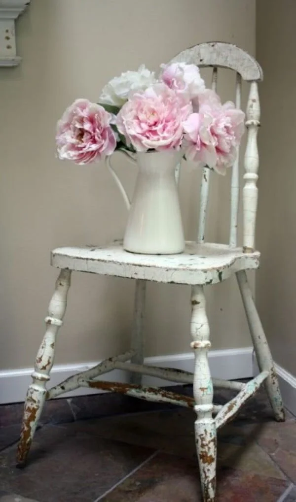 Lovely vintage shabby chic chair for bedroom decor 