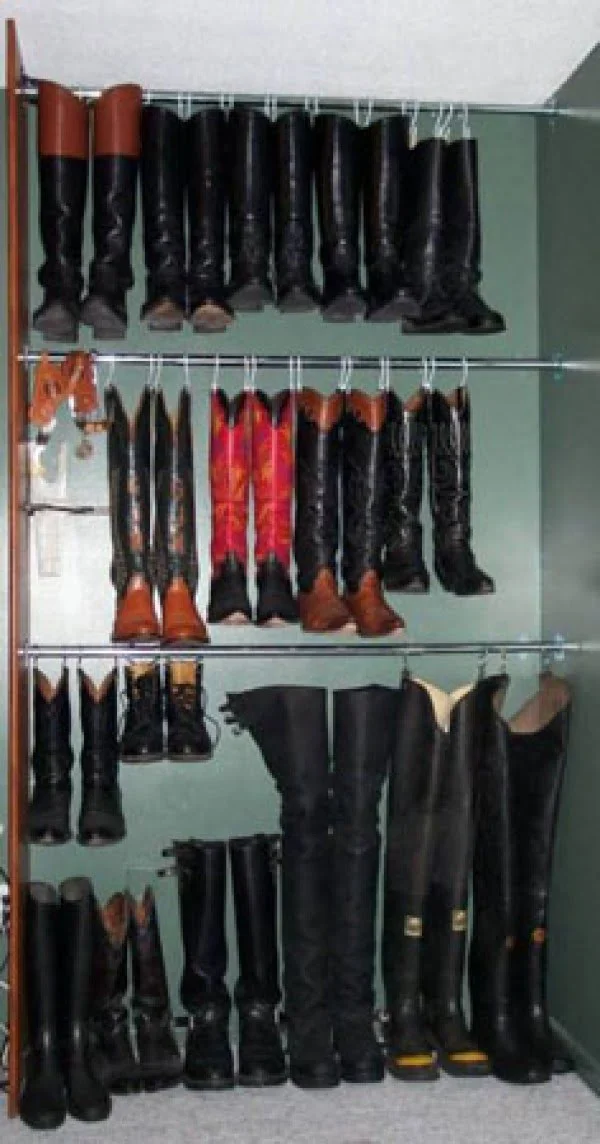 Clever shoe storage in small closets using hanging hooks