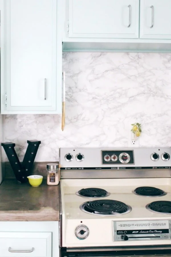 How to make an easy DIY marble kitchen backsplash