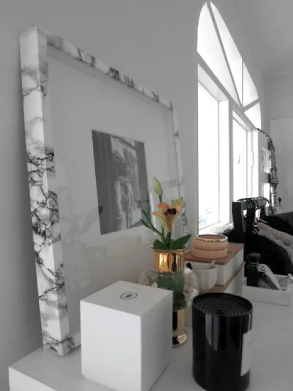 How to make an easy DIY marble picture frame