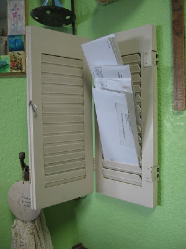 How to build this DIY mail caddy from old shutters 