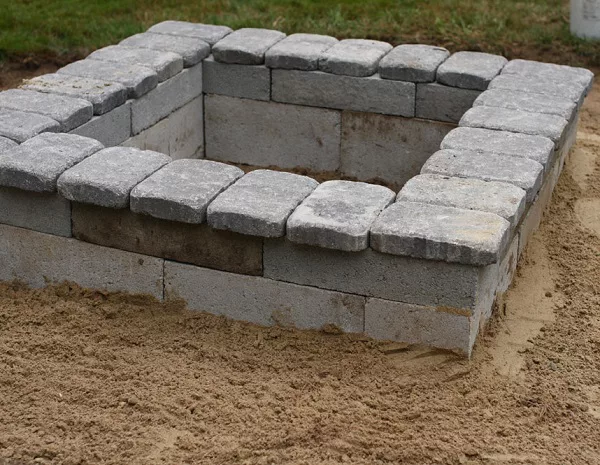 How to make a square fire pit. Great idea!