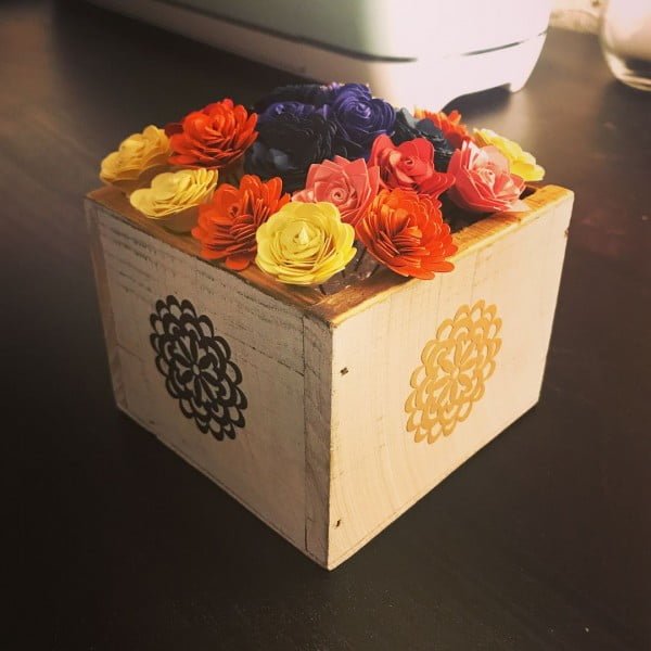 30 Cool Cricut Project Ideas That You Can Use in Home Decor - Love this  flower box centerpiece   