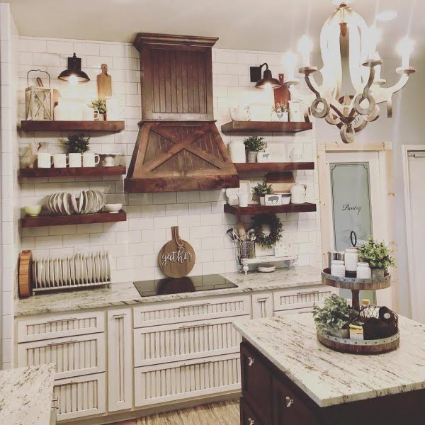 Those cabinets! Love this  kitchen!  