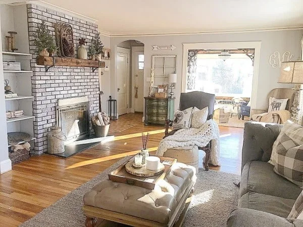 Such a gorgeous living room in all out  style. Love it!  