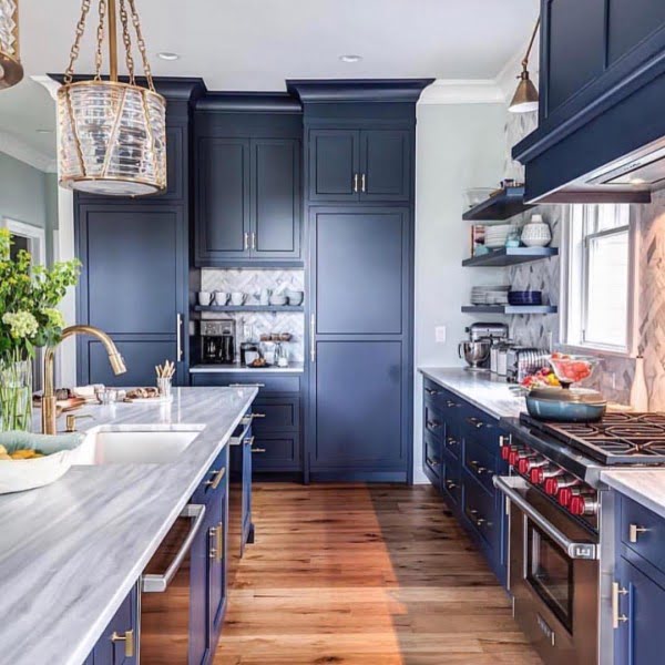 30 Inspiring Blue Kitchen Cabinet Ideas for Your Next Renovation