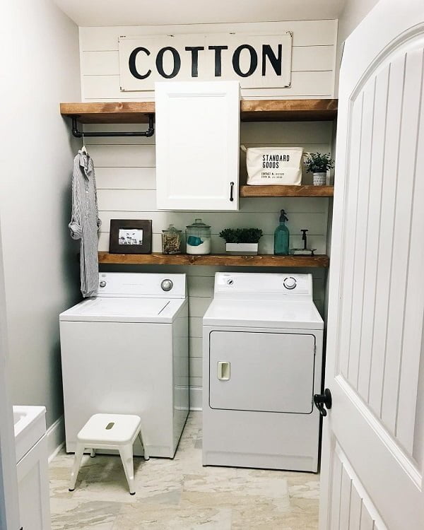 100 Fabulous Laundry Room Decor Ideas You Can Copy - Check out this laundry room decor idea in coastal style. Love it!  