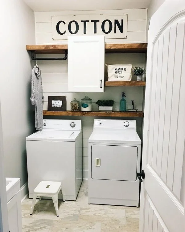 100 Fabulous Laundry Room Decor Ideas You Can Copy - Check out this laundry room decor idea in coastal style. Love it!