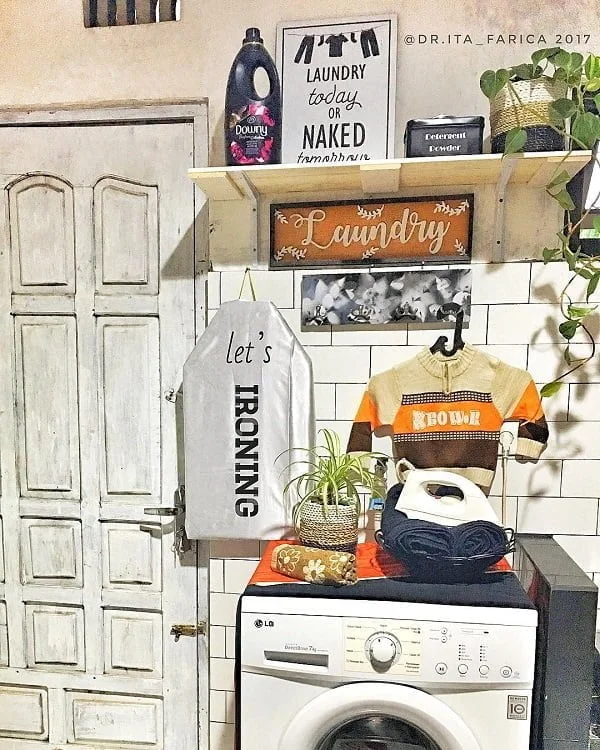 100 Fabulous Laundry Room Decor Ideas You Can Copy - Love this eclectic laundry room decor idea. Great inspiration!