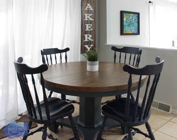  decor idea with a pedestal table. Love it!  