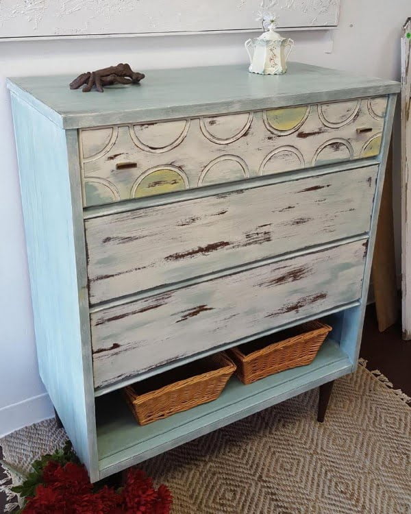 30 Most Impressive DIY Makeovers of Flea Market Finds - Check out this   flip of a mid-century dresser   