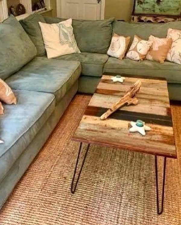 Love this #rustic coffee table and coastal accents!