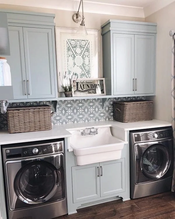 100 Fabulous Laundry Room Decor Ideas You Can Copy - Love the symmetry in this laundry room decor. Brilliant!