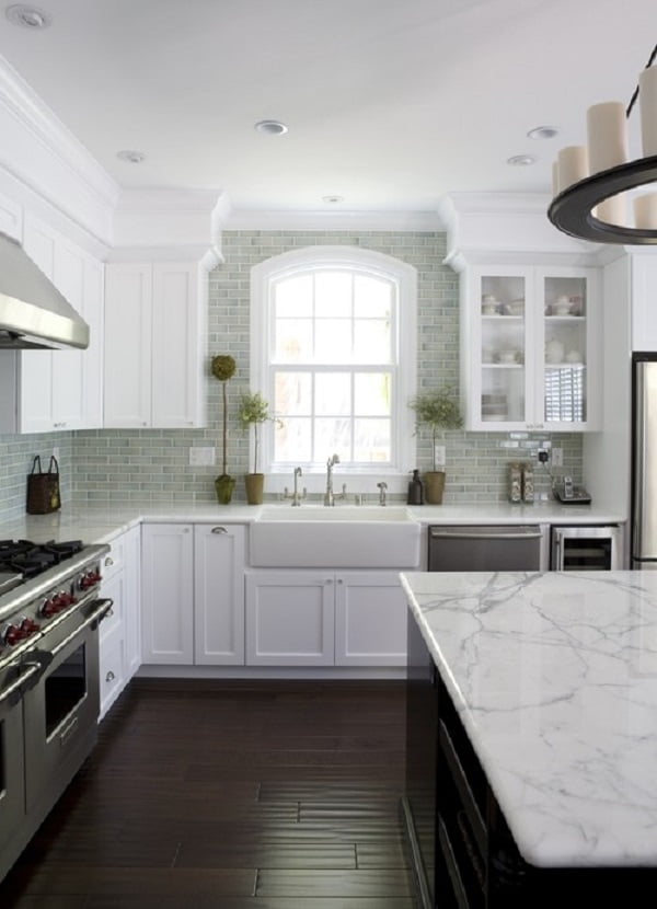  kitchen decor idea with marble countertops. Love it!  