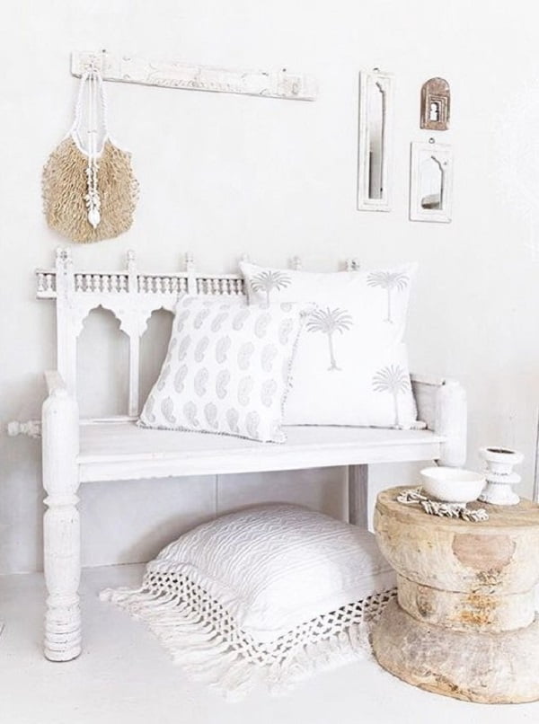 Love the all white #rustic #coastal decor!