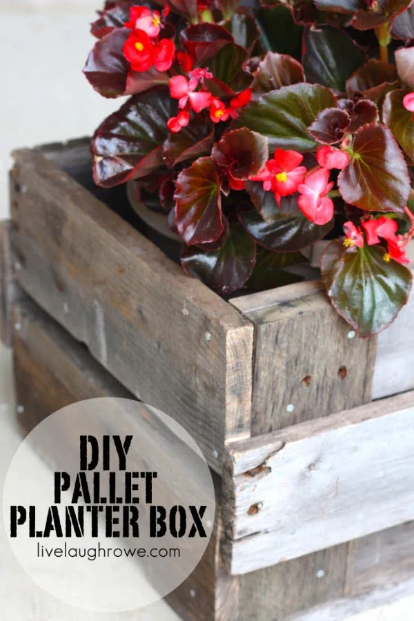 Great idea! Check out the tutorial on how to make a  pallet box garden planter 