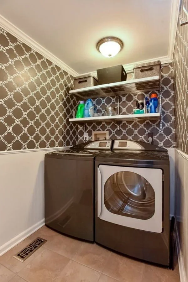 100 Fabulous Laundry Room Decor Ideas You Can Copy - You have to see this laundry room decor idea with pattern wallpaper. Love it!