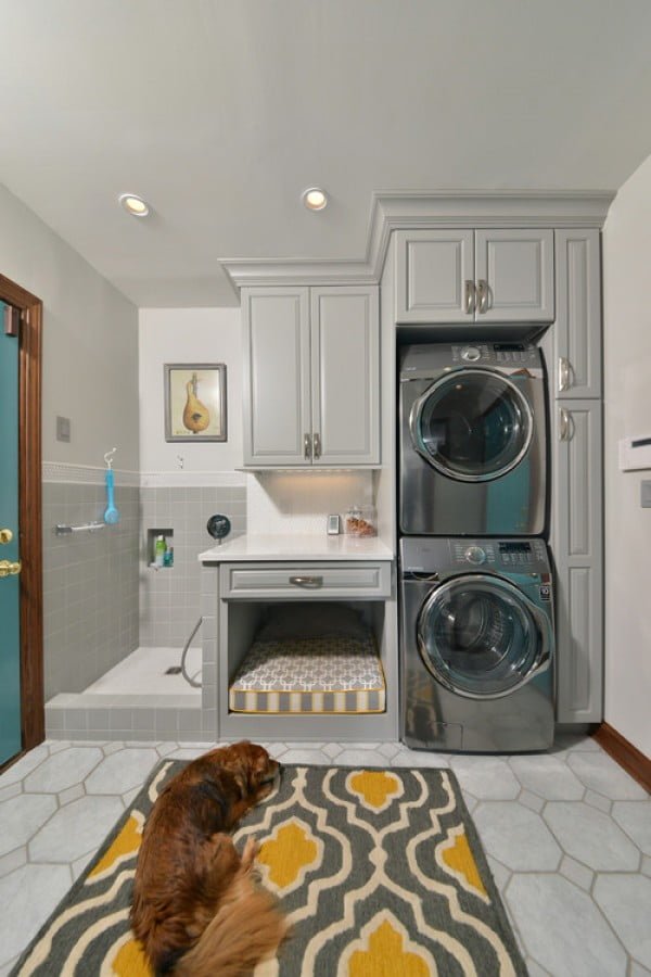 100 Fabulous Laundry Room Decor Ideas You Can Copy - You have to see this laundry room decor idea with wall art accents. Love it!