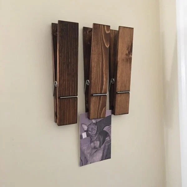 You have to see this  wall decor idea with oversize clothespins. Love it! 