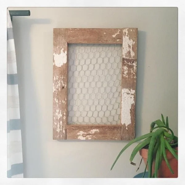 You have to see this  wall decor idea with barn board frame. Love it! 