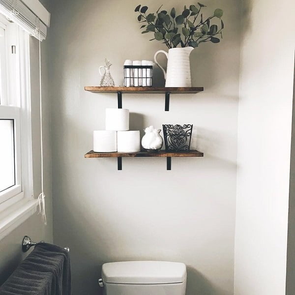 100 Cozy Rustic Farmhouse Bathroom Decor Ideas You Can Easily Copy - You have to see this bathroom decor idea with tasteful decorations and synchronized toilet-towel handle. Love it!  