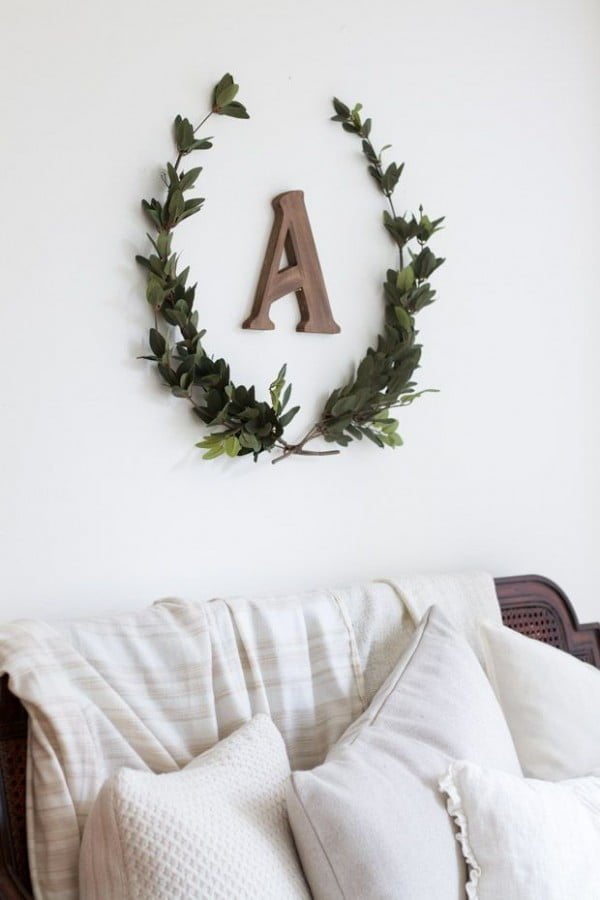 How to make a   laurel wreath. Looks easy enough!  