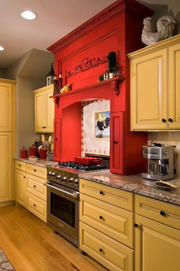  decor idea with granite countertops and focal metalic stove. Love it!   