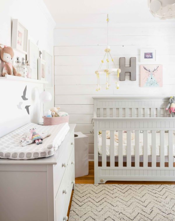  decor idea with a fuzzy neutral carpet and a white vintage dresser. Love it!   