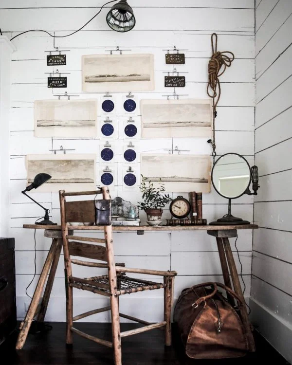  decor idea with white plank walls and contrasting dark wood floors. Love it!   