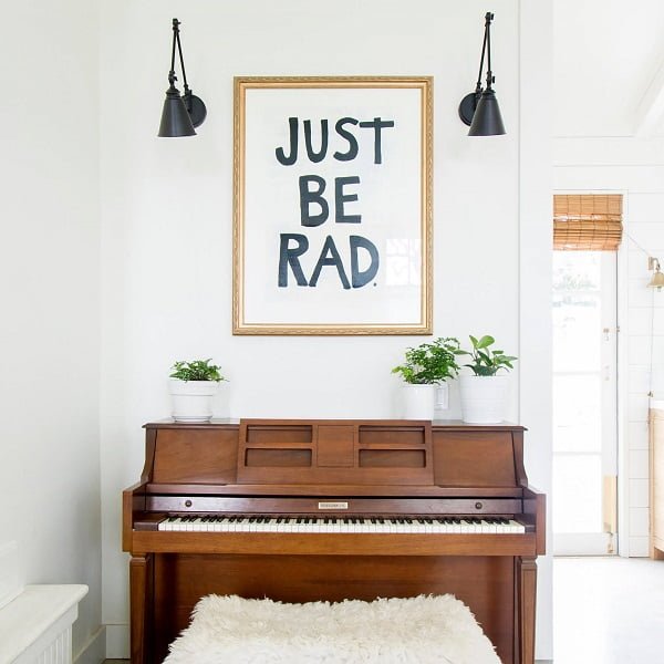  decor idea with white radiator and bar-like lighting. Love it!   