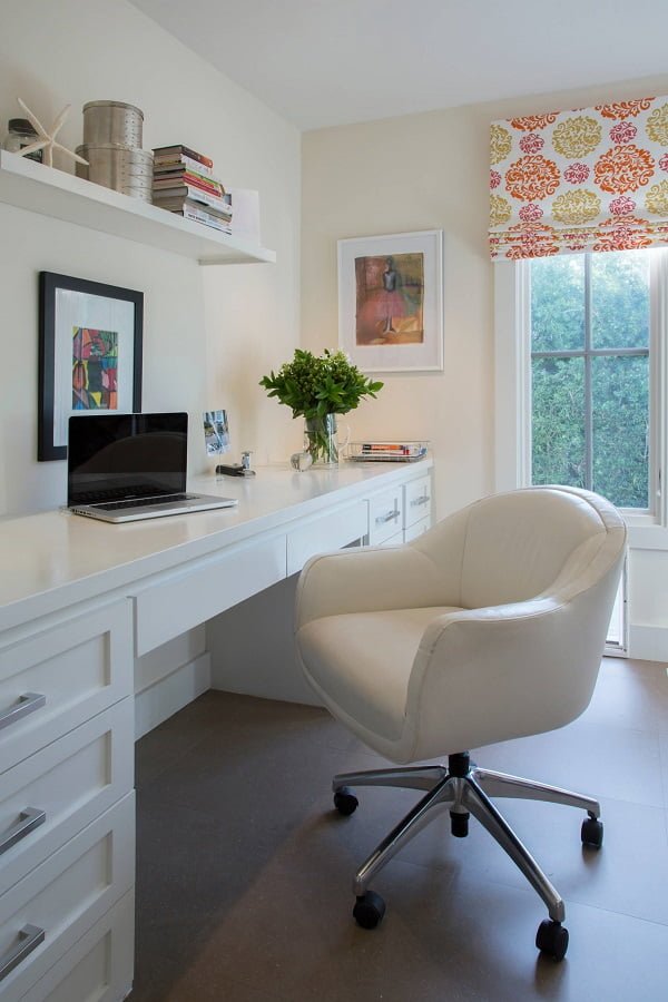 100 Charming Farmhouse Decor Ideas for Your Home Office - You have to see this office decor idea with white leather chair and main top shelf. Love it!   