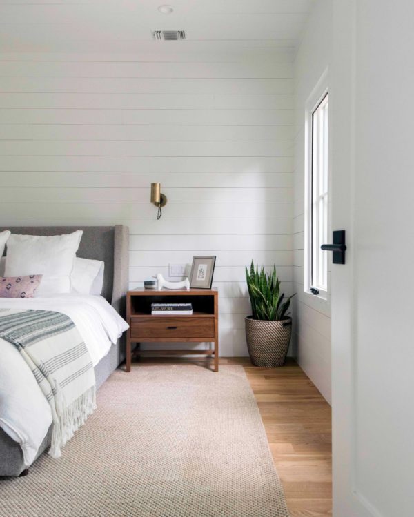  decor idea with brass nightlamp and classicwood nightstand. Love it!   