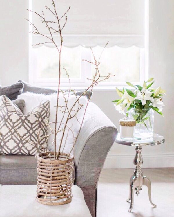  decor idea with plain white cone nightlamp and fuzzy black doormat. Love it!   