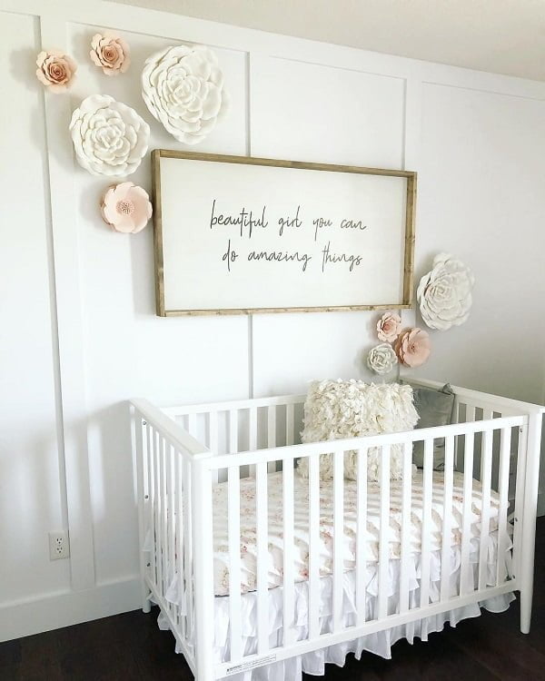  decor idea with dark hardwood floors and fashionable fluffy white pillow. Love it!   