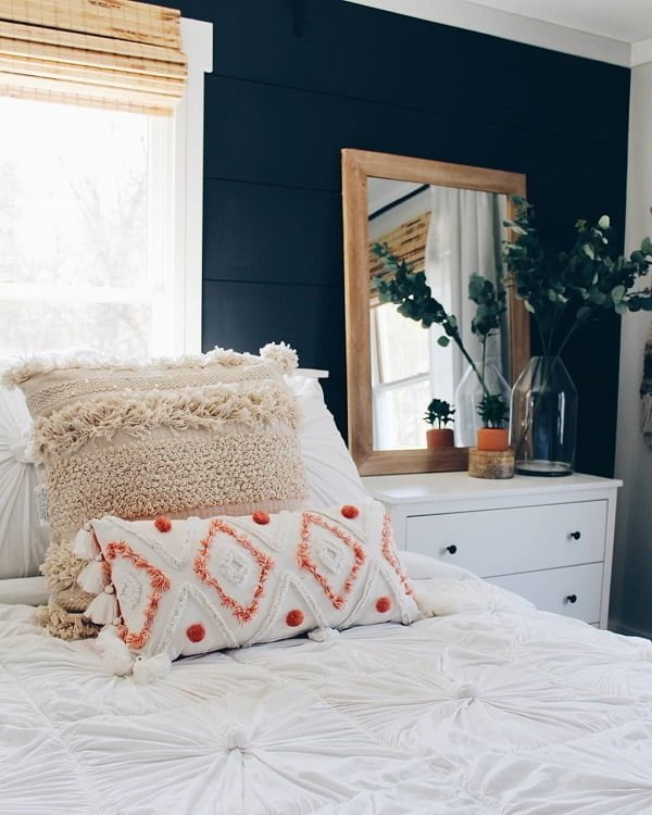  decor idea with lacquered hardwood floors and a retro railway station clock. Love it!   