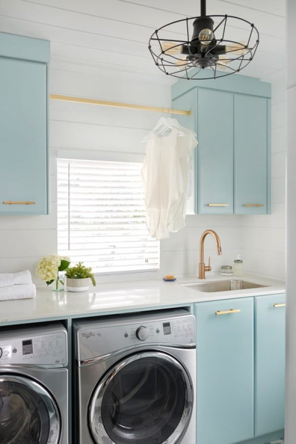 100 Fabulous Laundry Room Decor Ideas You Can Copy - You have to see this laundry room decor idea with turquoise cabinets and shiplap walls. Love it!