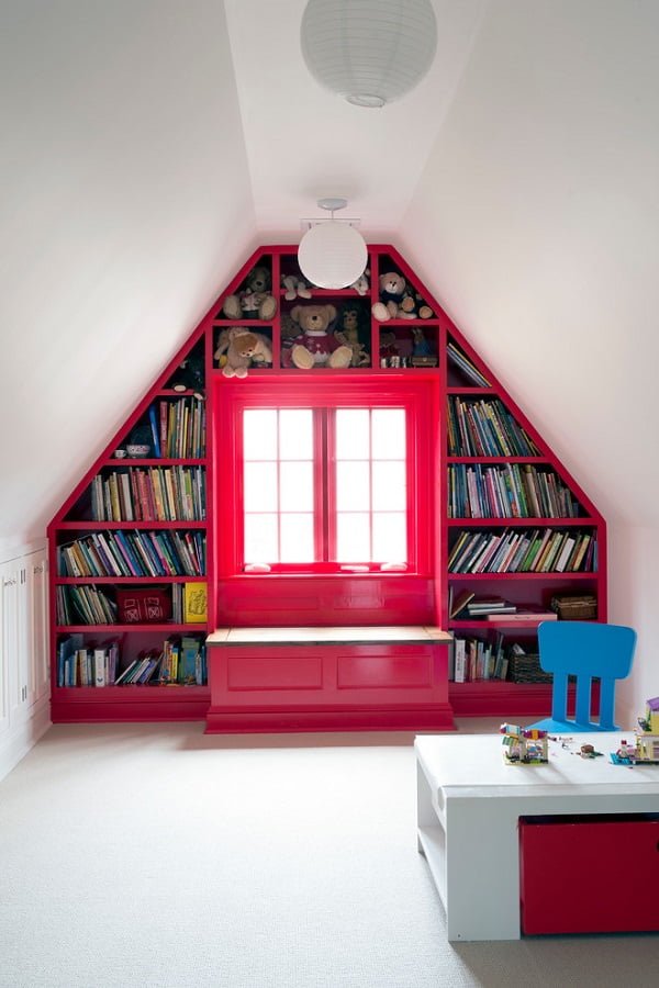 You have to see this  decor idea with slanted and regular shelves and a central double window. Love it!  