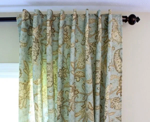 How to make  Tablecloth Curtains 