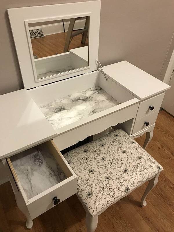 15 DIY Makeup Vanity Table Ideas