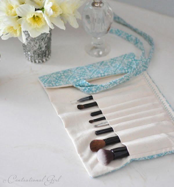 How to make an amazing DIY fabric makeup brush holder  