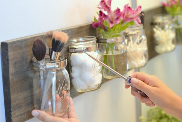 How to make a inspiring DIY mason jar makeup organizer  