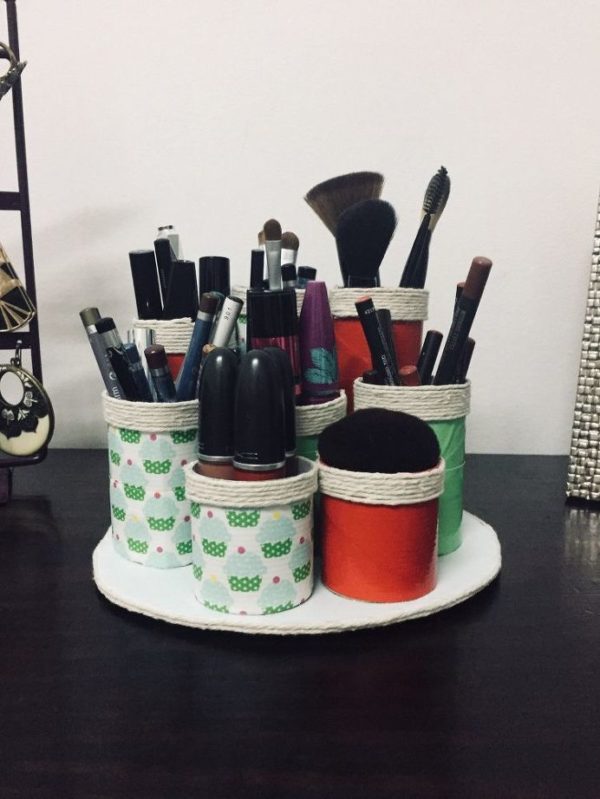 How to make a appealing DIY toilet rolls makeup organizer  