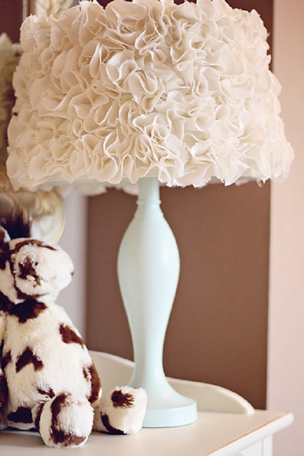 Make this easy DIY burlap ruffle lampshade  